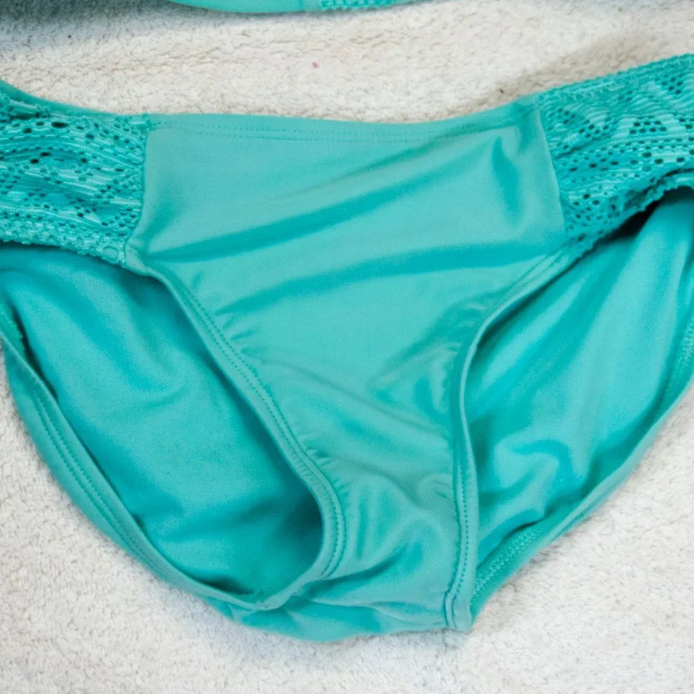 Cute swim suit sz Large